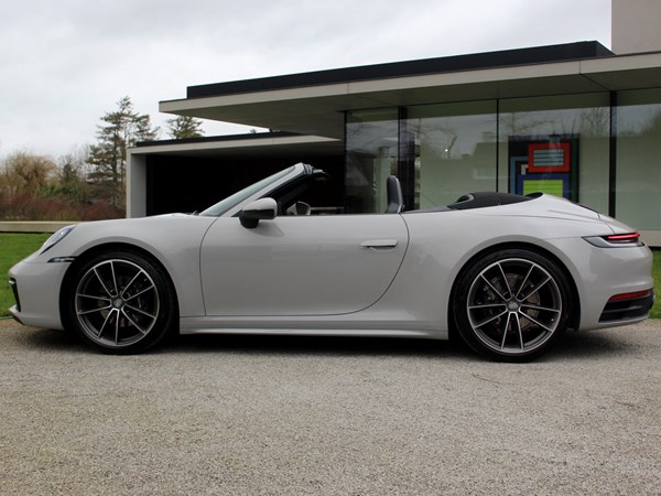 PORSCHE 992 CARRERA CABRIO