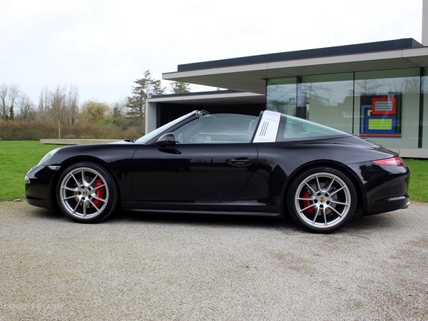 PORSCHE 991.2 TARGA 4