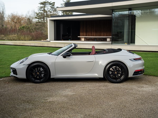 PORSCHE 992 CARRERA CABRIOLET