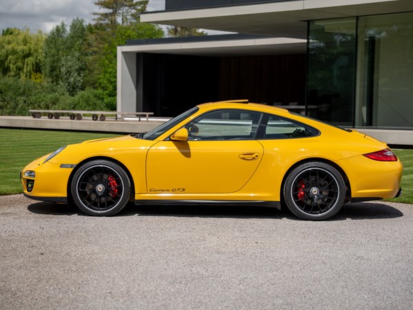 PORSCHE 997.2 C2 GTS - SPEEDYELLOW