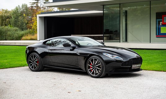 Aston Martin DB11