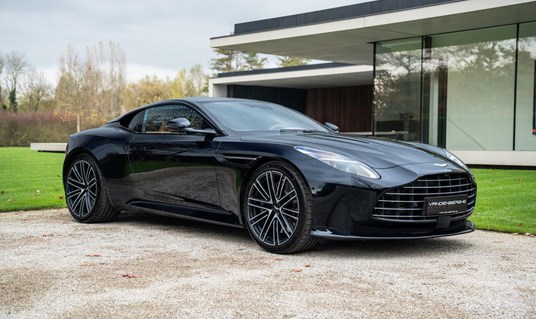 Aston Martin DB12