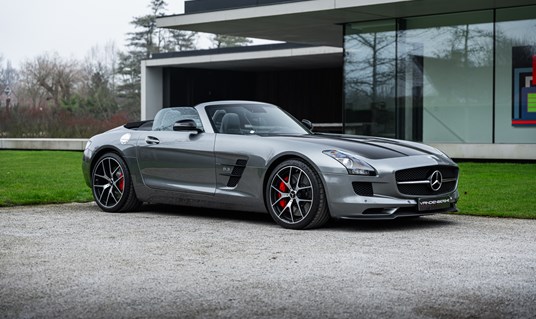 Mercedes-Benz SLS